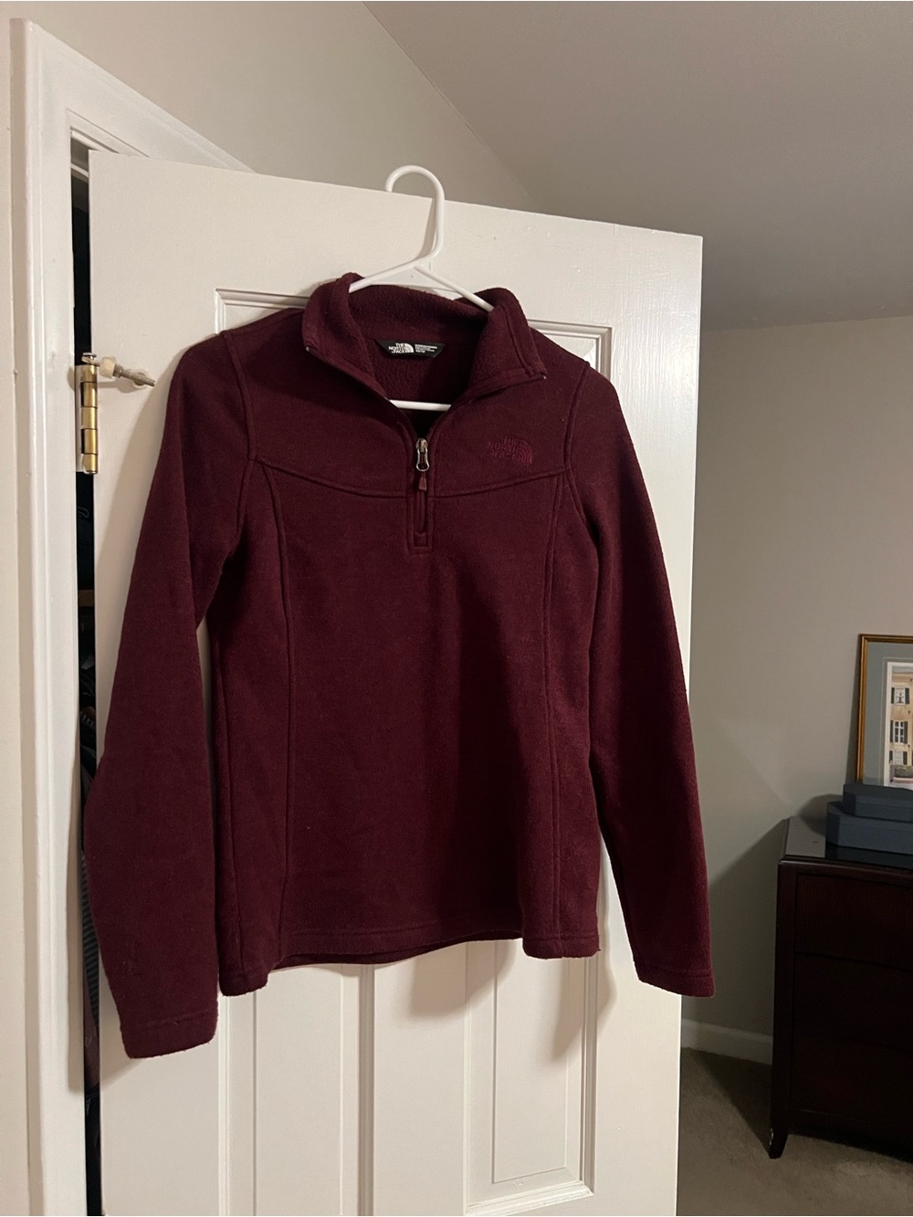 The North Face Women's Zip-Up Pullover - Burgundy